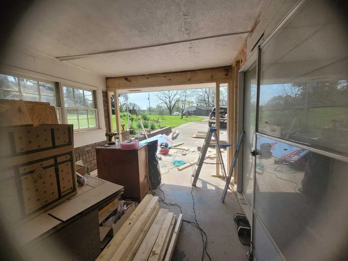 Air movers and dehumidifier for Water Mitigation Services in Hidalgo